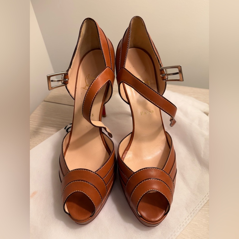 *EUC* sz 9.5/41 Christian Louboutin D’Orsay Pumps Re-Soled w/ new taps! Peep Toe - Picture 2 of 11